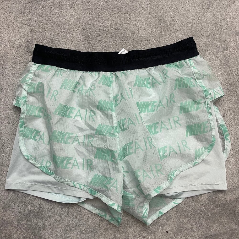 Nike Air Womens 2-in-1 Print All-Over Running Shorts Size Medium Green CT7366
